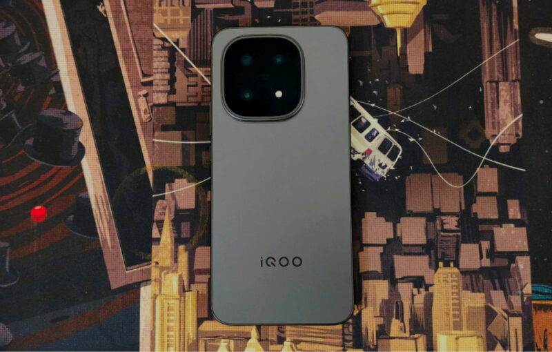 Iqoo 15 back