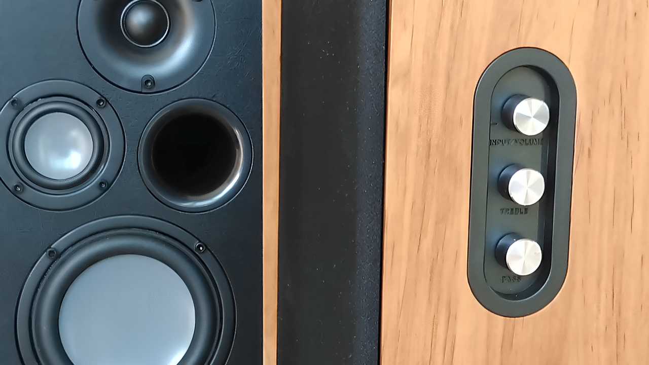 Majority D100 Featured2