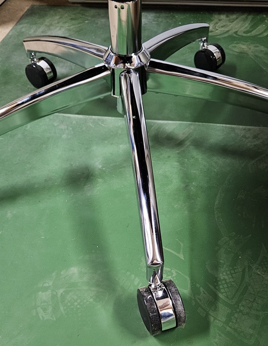 Sihoo castors.